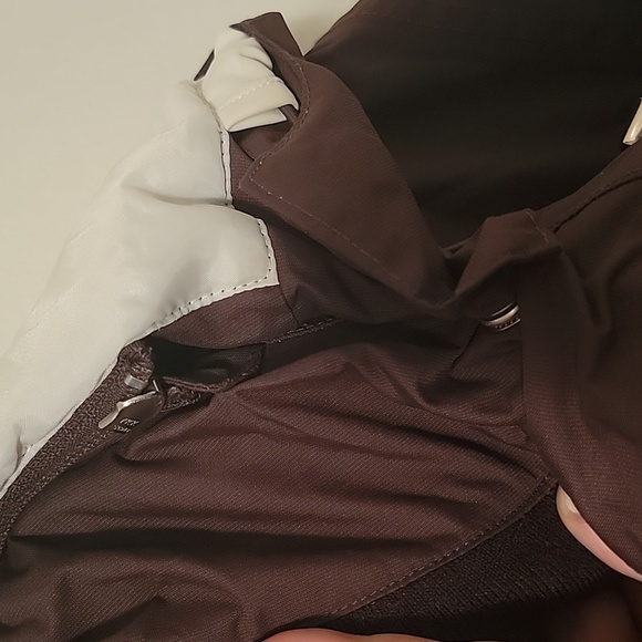 Betty Rides Sample Snowboarding Jacket - Picture 10 of 12